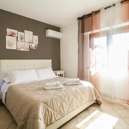Apartment Garden - Two-bedroom - Airport - Self Check-in *