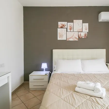 Garden - Two-bedroom - Airport - Self Check-in * Fiumicino