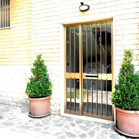 Garden - Two-bedroom - Airport - Self Check-in
