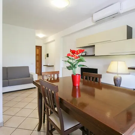 Garden - Two-bedroom - Airport - Self Check-in Fiumicino