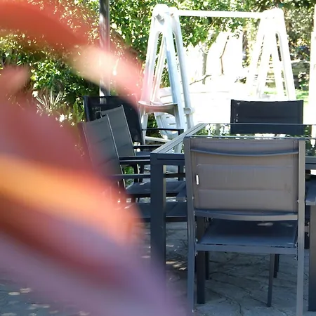 Garden - Two-bedroom - Airport - Self Check-in Apartment