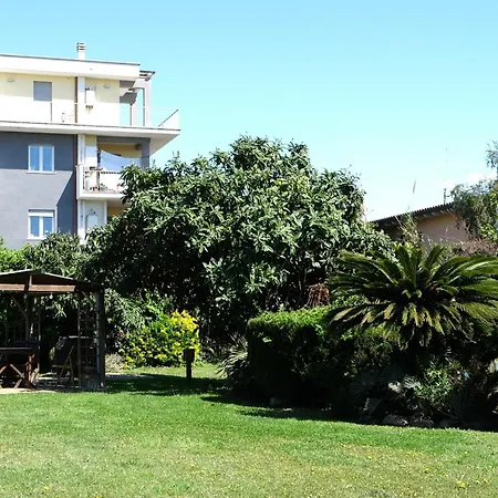 Garden - Two-bedroom - Airport - Self Check-in * Fiumicino
